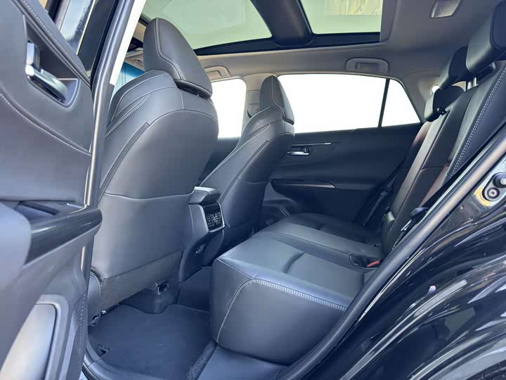 Фото 7 - Toyota Venza