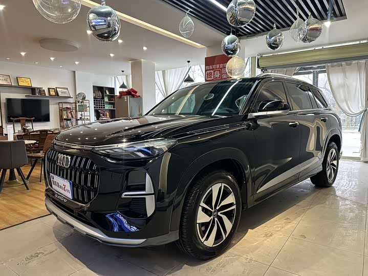 Фото 1 - Audi Q6