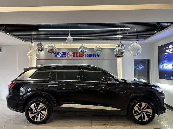 Фото 4 - Audi Q6