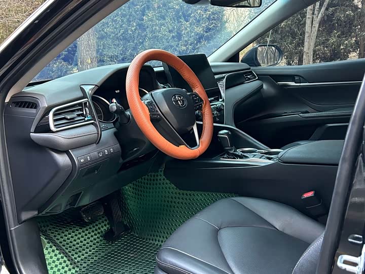 Фото 6 - Toyota Camry