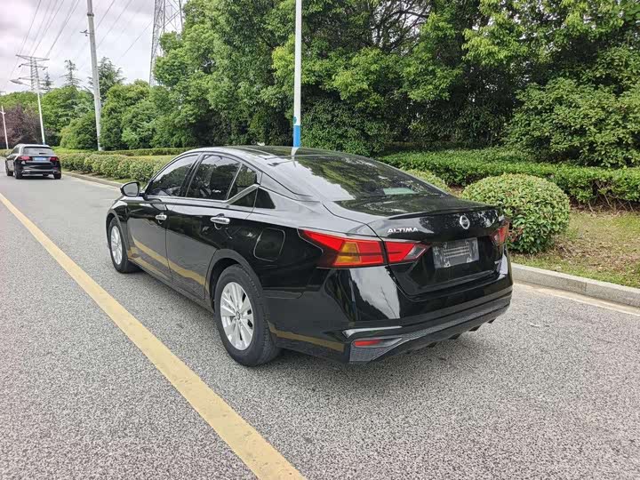 Фото 4 - Nissan Teana