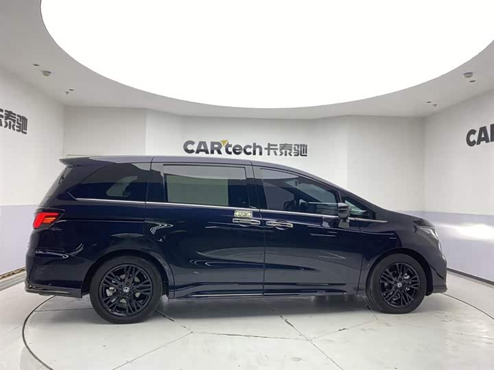 Фото 2 - Honda Odyssey