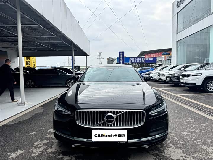 Фото 2 - Volvo S90