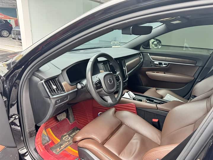 Фото 3 - Volvo S90