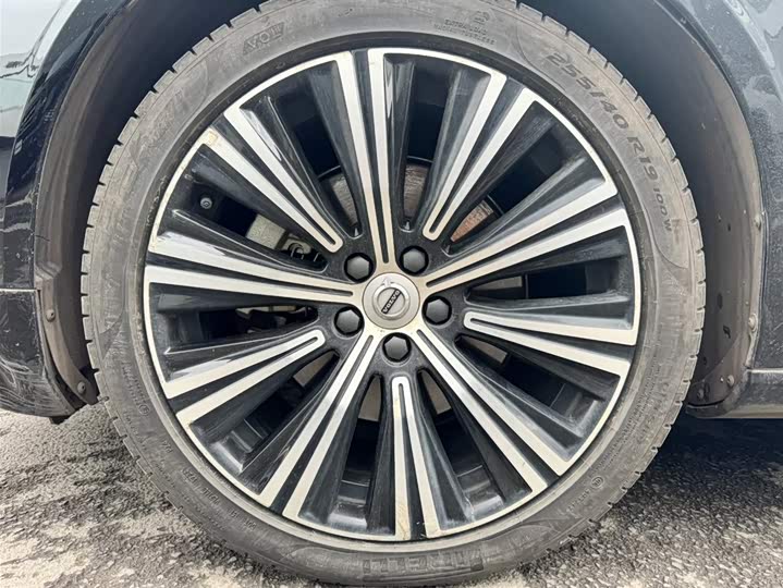 Фото 8 - Volvo S90