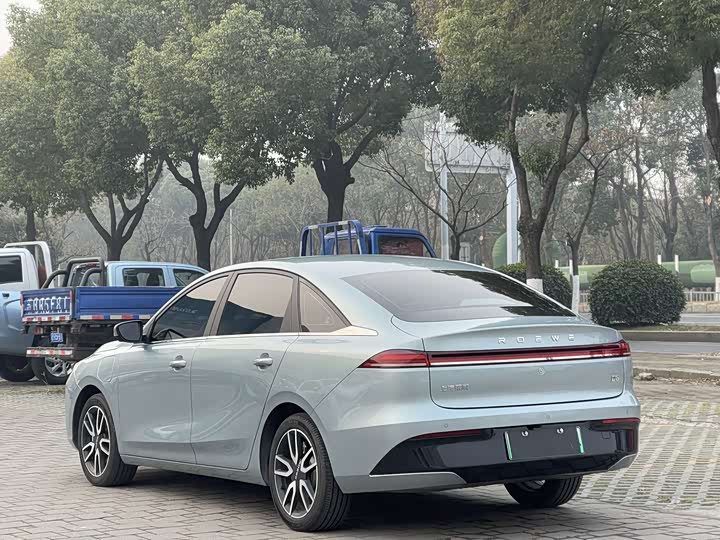 Фото 4 - Roewe D6