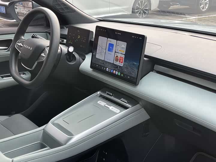 Фото 9 - Roewe D6