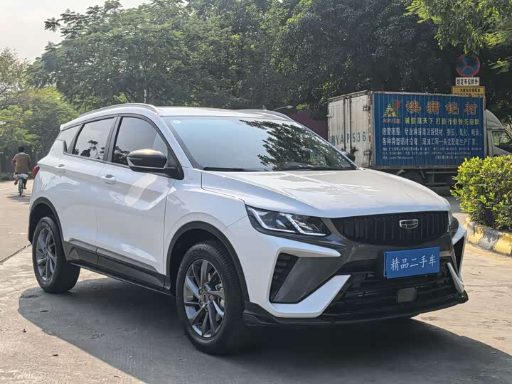 Фото 3 - Geely Coolray