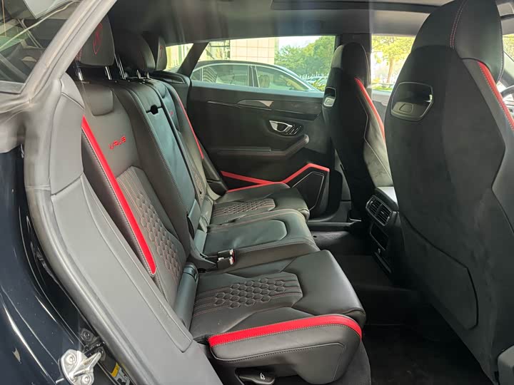 Фото 5 - Lamborghini Urus