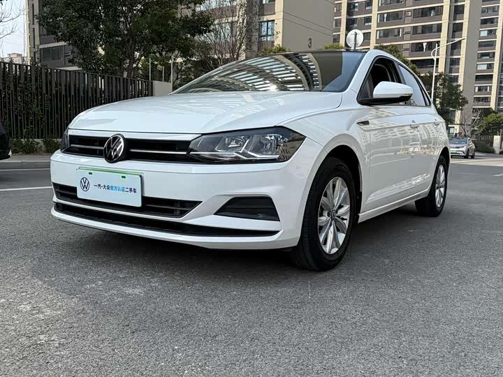 Фото 1 - Volkswagen Polo