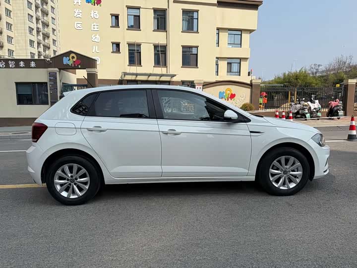 Фото 8 - Volkswagen Polo