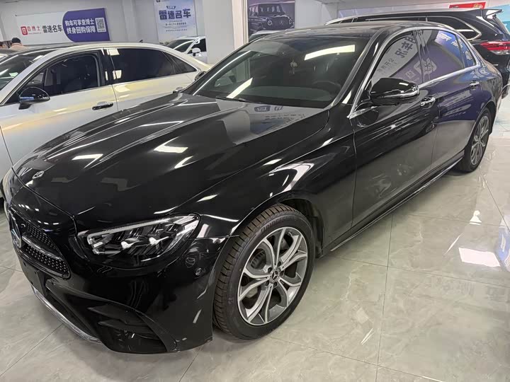 Фото 1 - Mercedes-Benz E-Class