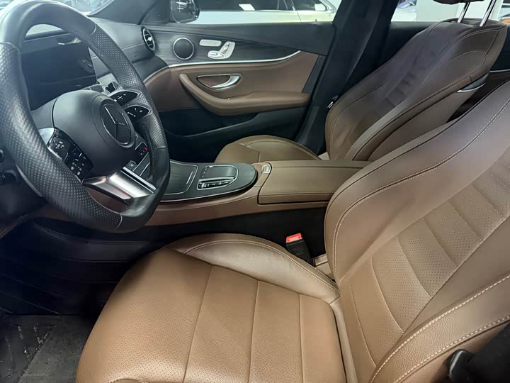 Фото 4 - Mercedes-Benz E-Class