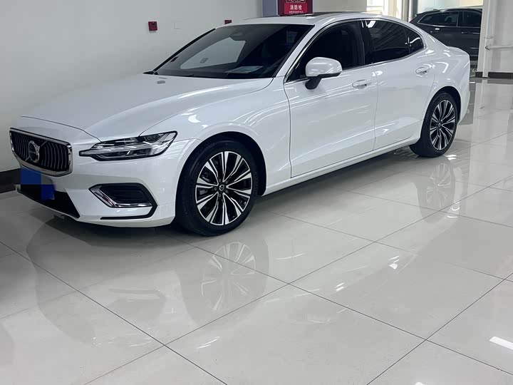 Фото 1 - Volvo S60