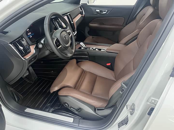 Фото 3 - Volvo S60