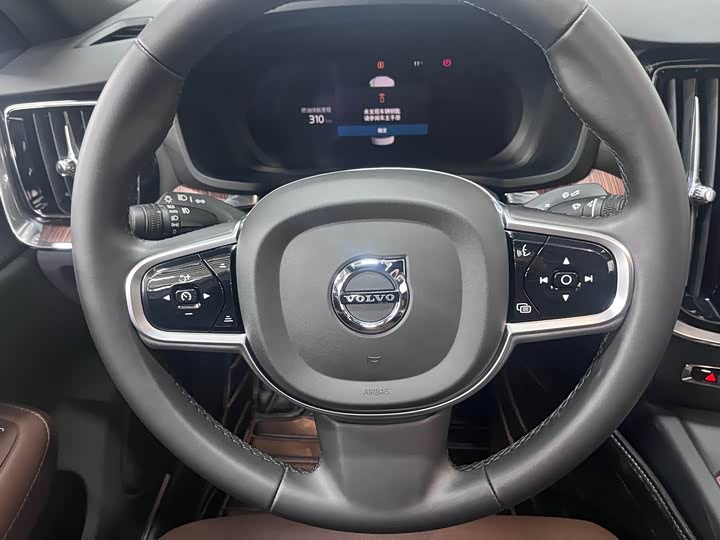 Фото 6 - Volvo S60