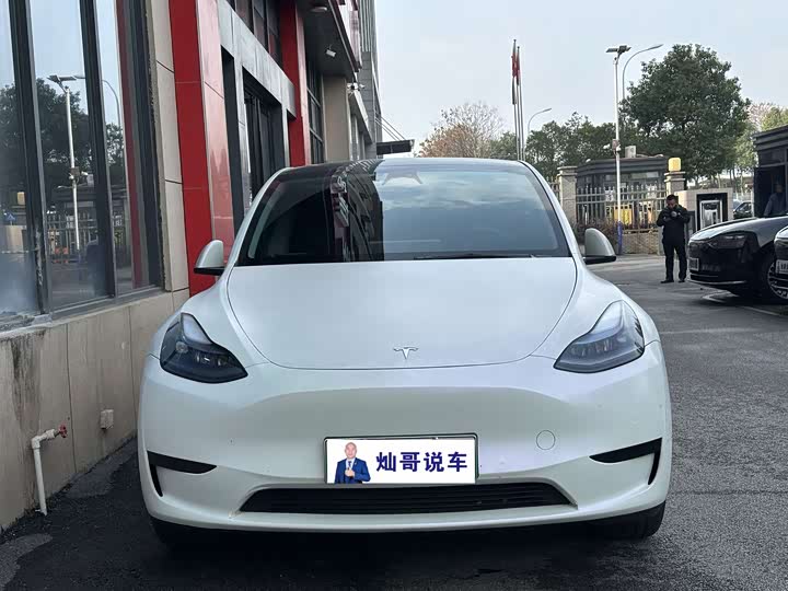 Фото 3 - Tesla Model Y