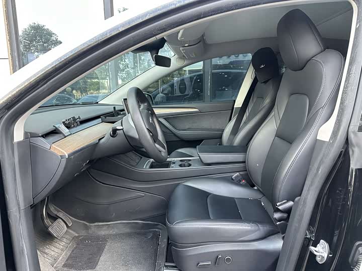 Фото 6 - Tesla Model Y