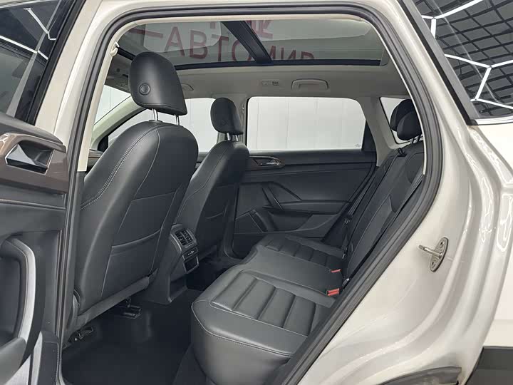 Фото 5 - Volkswagen Tharu