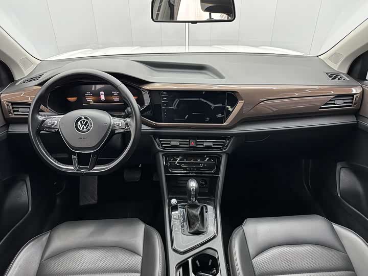 Фото 6 - Volkswagen Tharu