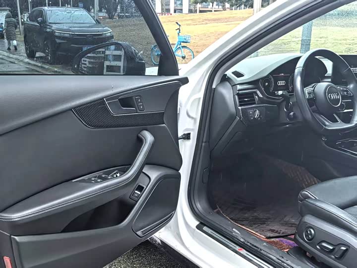 Фото 7 - Audi A4L