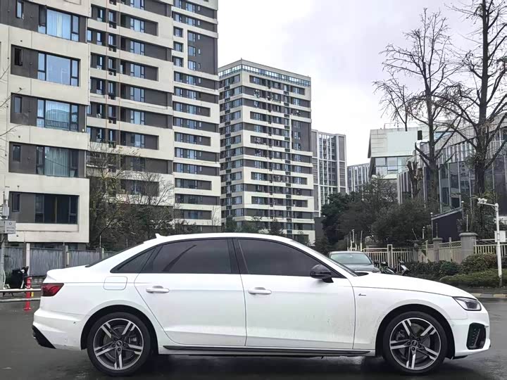 Фото 9 - Audi A4L