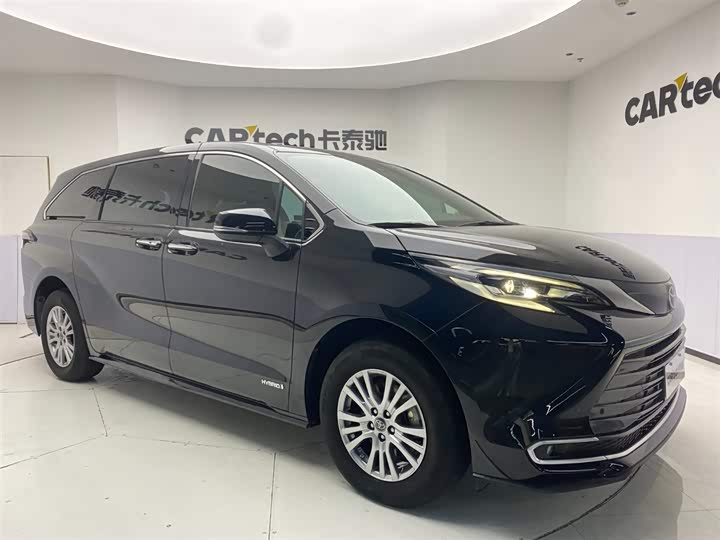 Фото 2 - Toyota Sienna