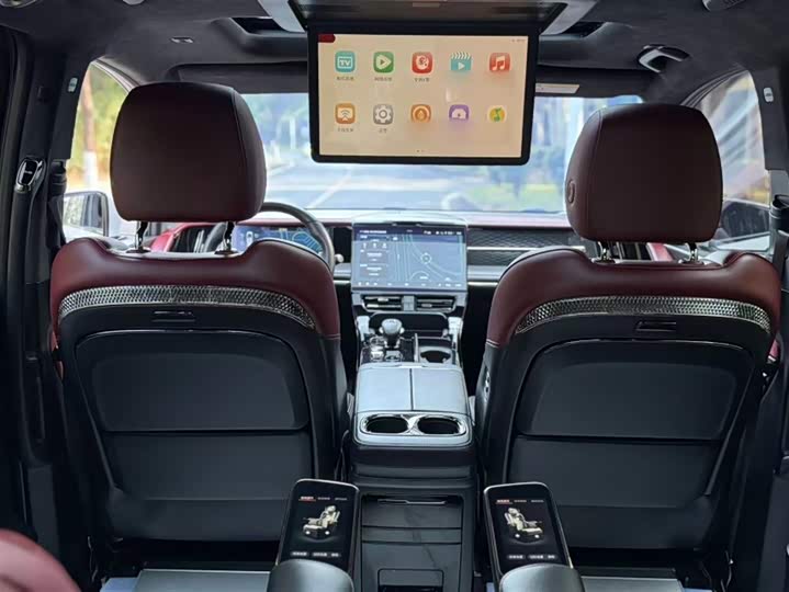 Фото 2 - GAC Trumpchi M8