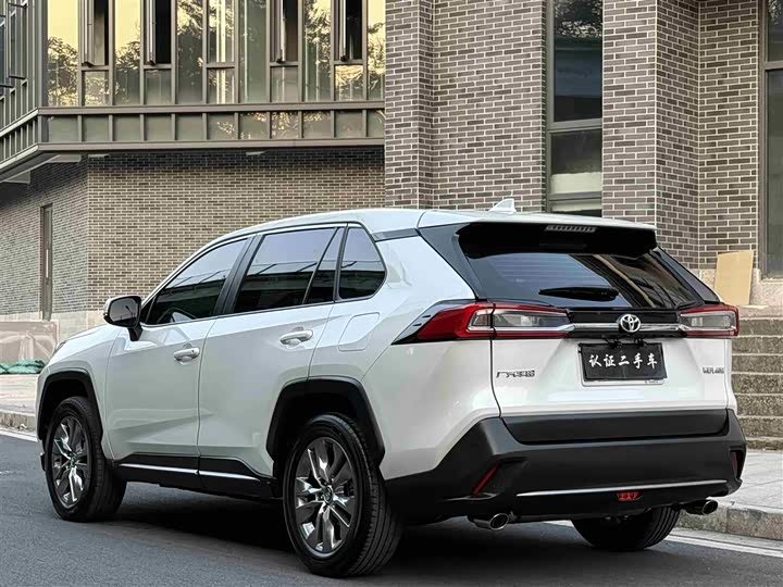 Фото 3 - Toyota Wildlander