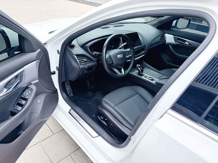 Фото 6 - Cadillac CT5