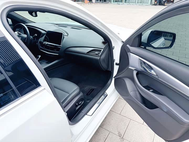 Фото 8 - Cadillac CT5