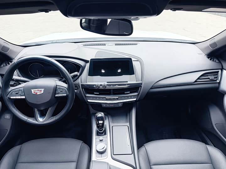 Фото 9 - Cadillac CT5