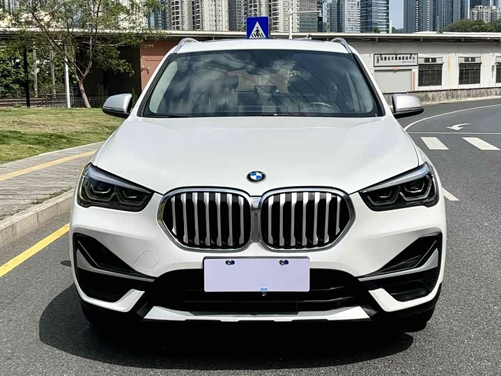 Фото 2 - BMW X1