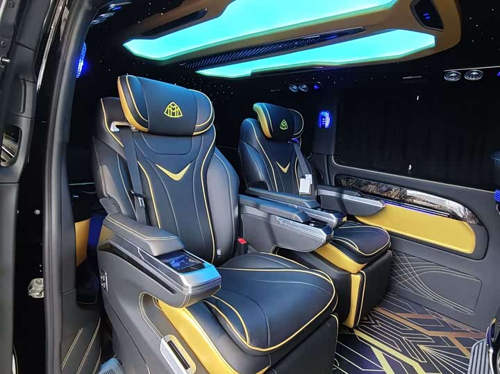 Фото 9 - Mercedes-Benz Vito