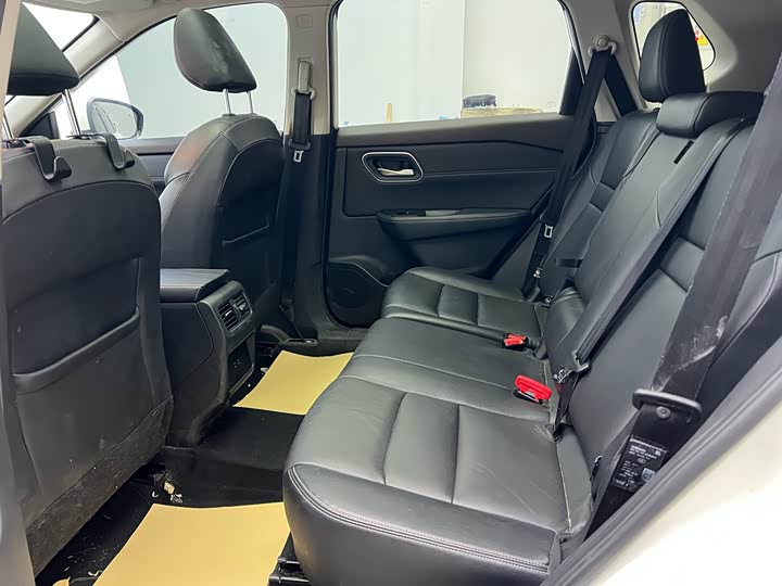 Фото 8 - Nissan X-Trail