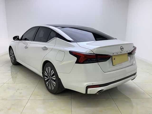 Фото 8 - Nissan Teana