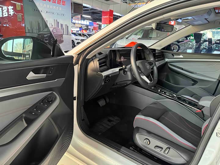 Фото 4 - Volkswagen Lamando L