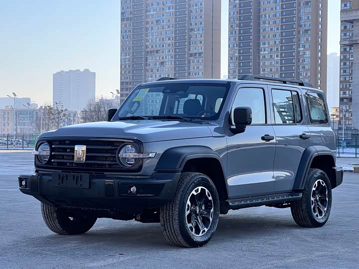 Фото 1 - Tank 300 Hybrid