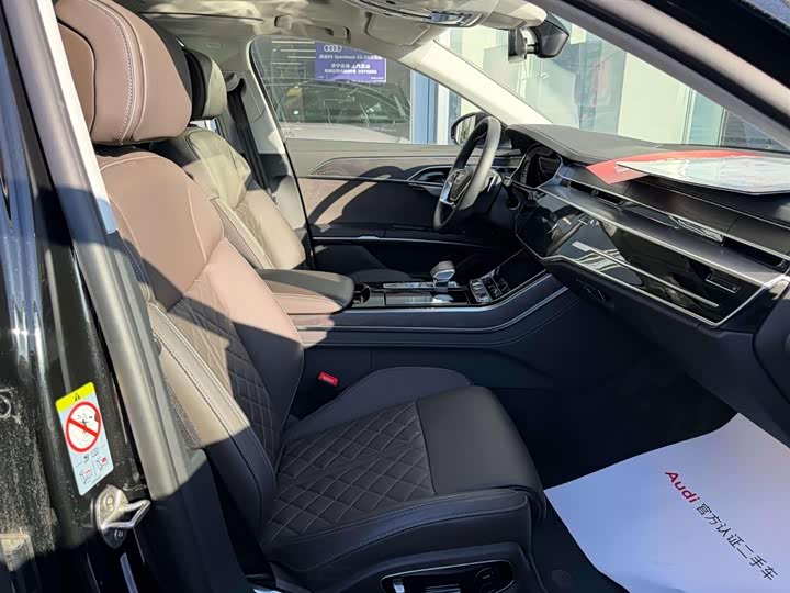 Фото 7 - Audi A8