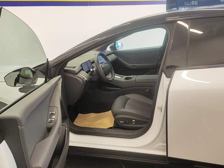 Фото 9 - XPeng F57