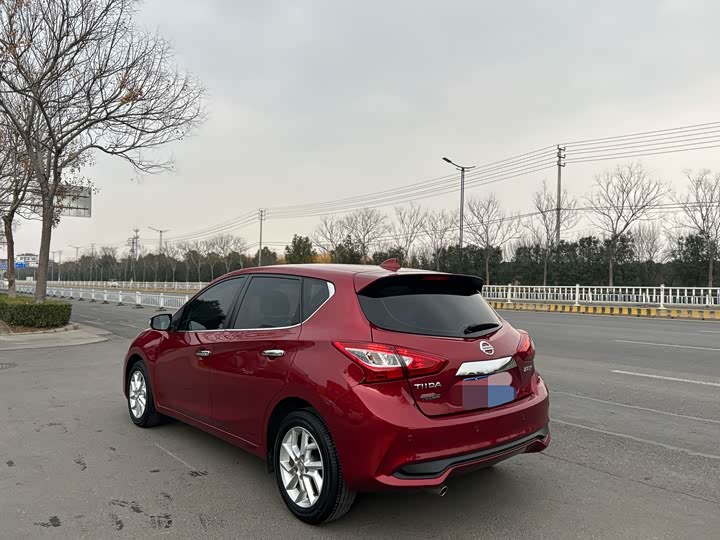 Фото 3 - Nissan Tiida