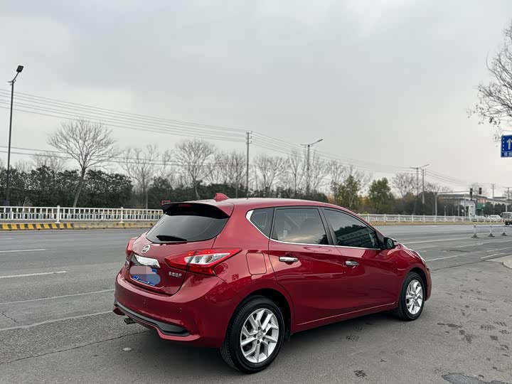 Фото 5 - Nissan Tiida