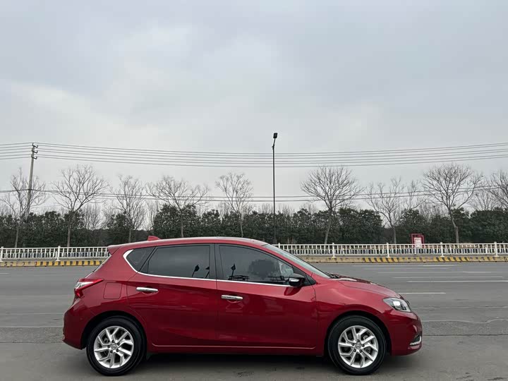 Фото 6 - Nissan Tiida