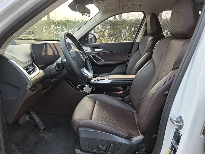 Фото 3 - BMW iX1