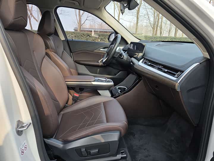 Фото 7 - BMW iX1