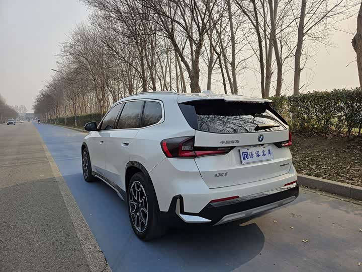 Фото 8 - BMW iX1