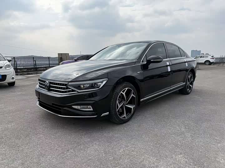 Фото 1 - Volkswagen Magotan