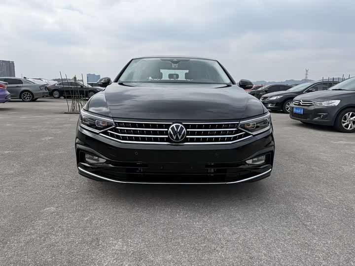 Фото 2 - Volkswagen Magotan