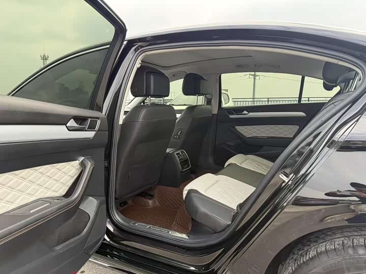 Фото 6 - Volkswagen Magotan