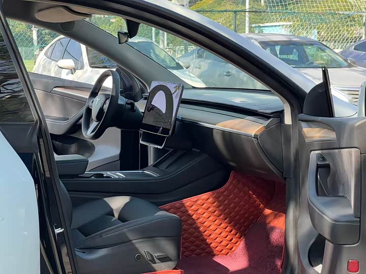 Фото 9 - Tesla Model Y